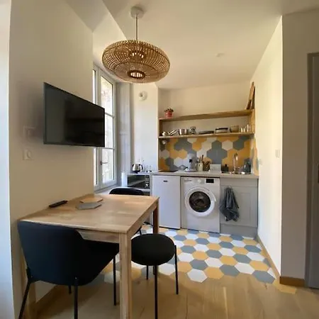 Avec Terrasse ノントロン