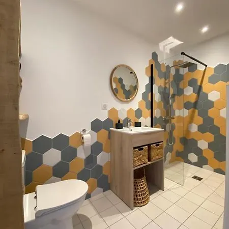 Particulier - D'hotes Et Meubles De Tourisme *