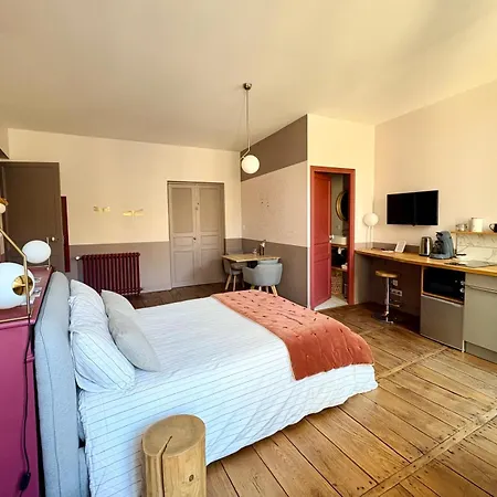 Particulier - D'hotes Et Meubles De Tourisme Daire Nontron